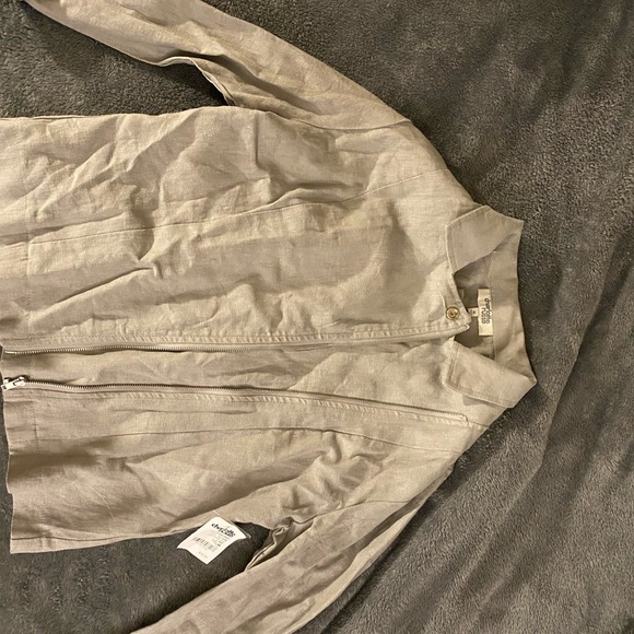 Stylish Jacket - Picture 4 of 4